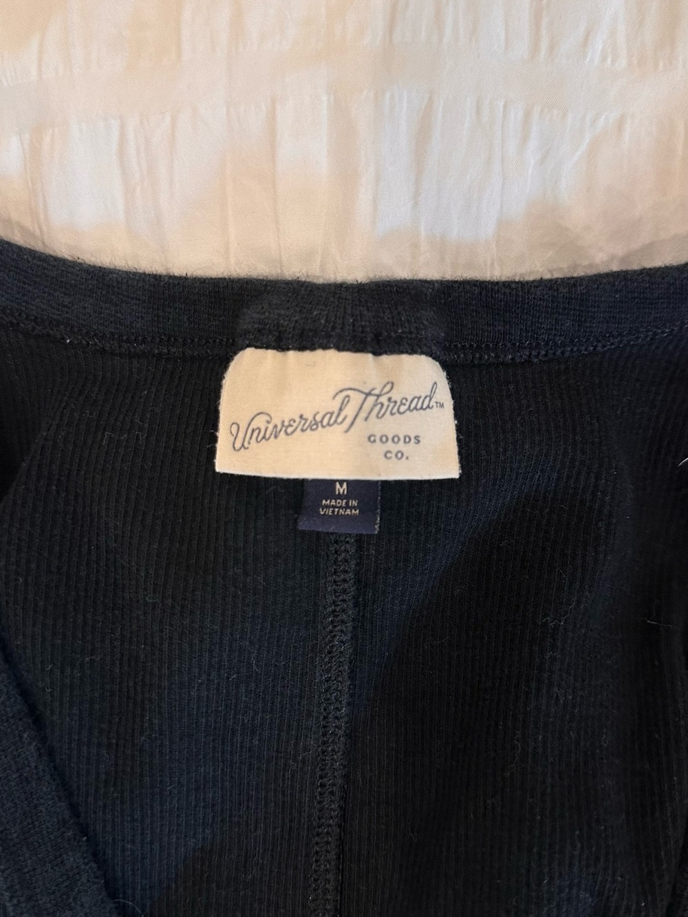 Universal Thread Black Ribbed V-Neck Tank - Picture 3 of 9
